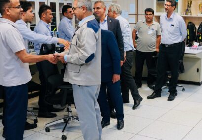 مدیرعامل جم پیلن در خط مقدم تولید