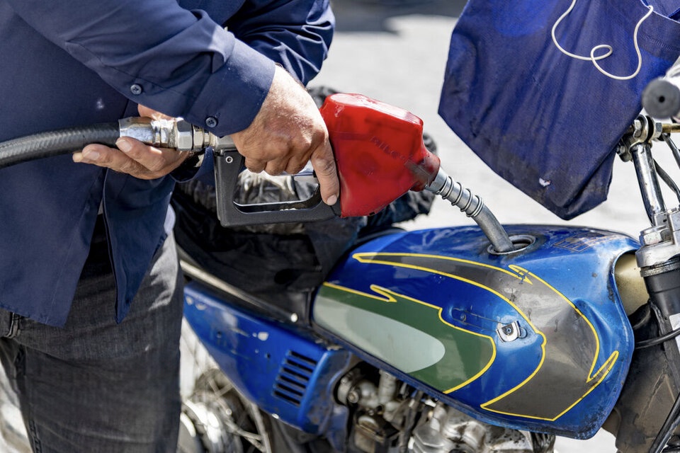 مصرف سنگین بنزین موتورسیکلت‌ها در ۶ ماه