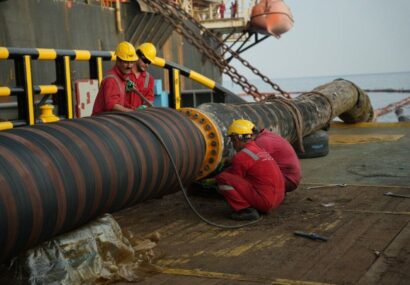 تعمیر شیلنگ‌های پایانه کوروش بدون حادثه