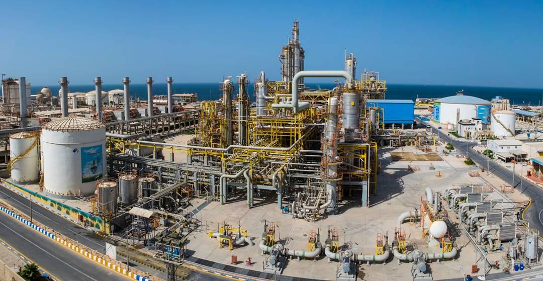 آغاز بارگذاری کاتالیست EO در واحد اتیلن گلایکولِ مروارید