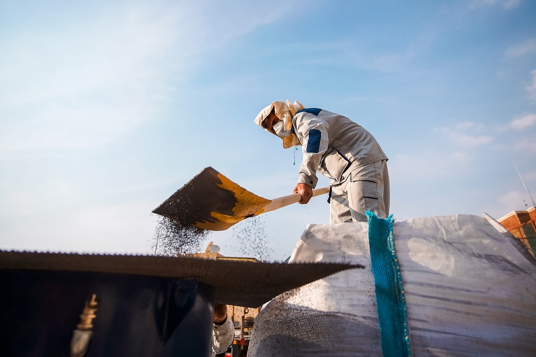 پایان موفقِ تعمیرات اساسی واحد MEG با بارگذاری کاتالیست بومی EO در پتروشیمی مروارید