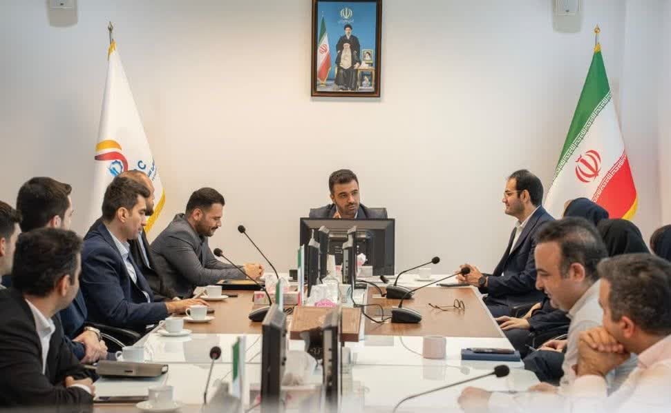نسل جدید سروش مهستان در مسیر تصمیمسازی نسل جدید سروش مهستان در مسیر تصمیمسازی